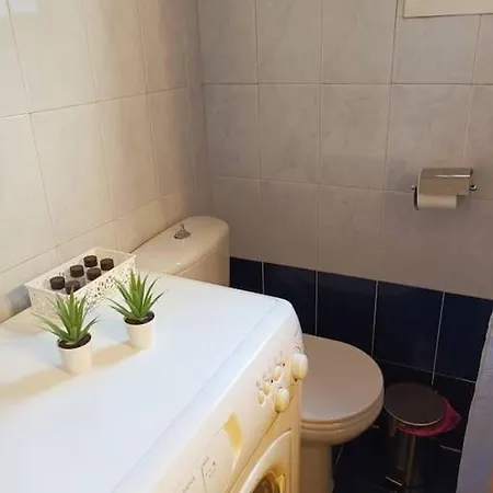 Detached House With A Lovely Yard 5' Walk From Metro Station Agios Dimitrios And Metro Mall