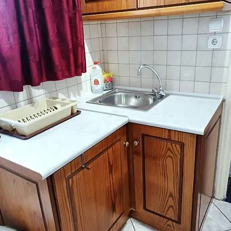 Detached House With A Lovely Yard 5' Walk From Metro Station Agios Dimitrios And Metro Mall Holiday home *