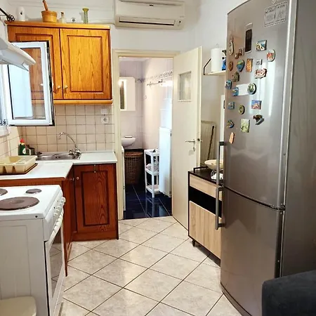 Detached House With A Lovely Yard 5' Walk From Metro Station Agios Dimitrios And Metro Mall