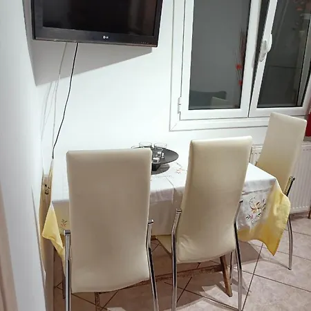 Detached House With A Lovely Yard 5' Walk From Metro Station Agios Dimitrios And Metro Mall Holiday home